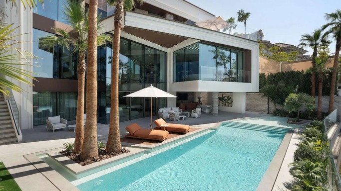Modern family villa in Dubai featuring spacious interiors, private outdoor areas and community facilities