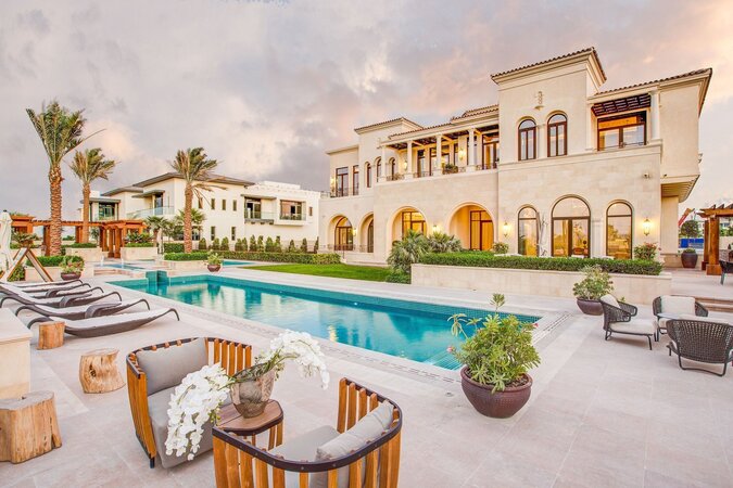 Premium Dubai residences showcasing high-end apartments, villas and luxury community living