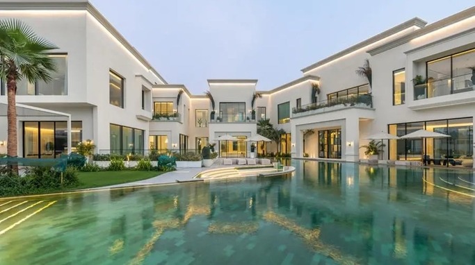Premium Dubai residences showcasing luxury homes, modern architecture and desirable community living
